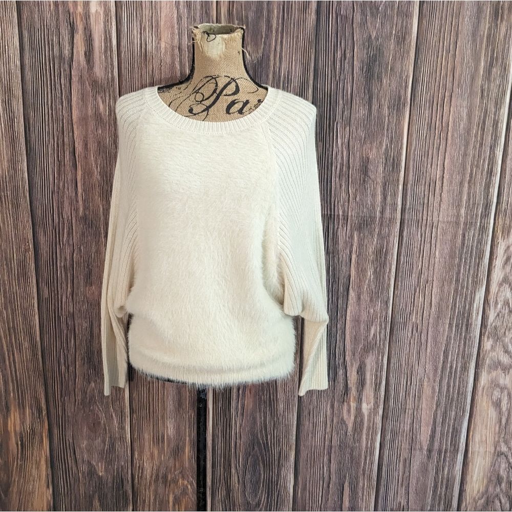 Wool sweater - Picture 9 of 9